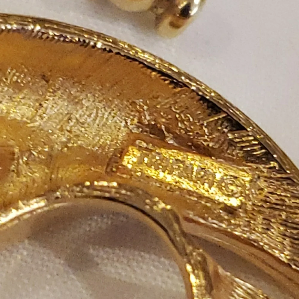 Vtg Trifari -Elegant Gold Earrings with Crystal Accents